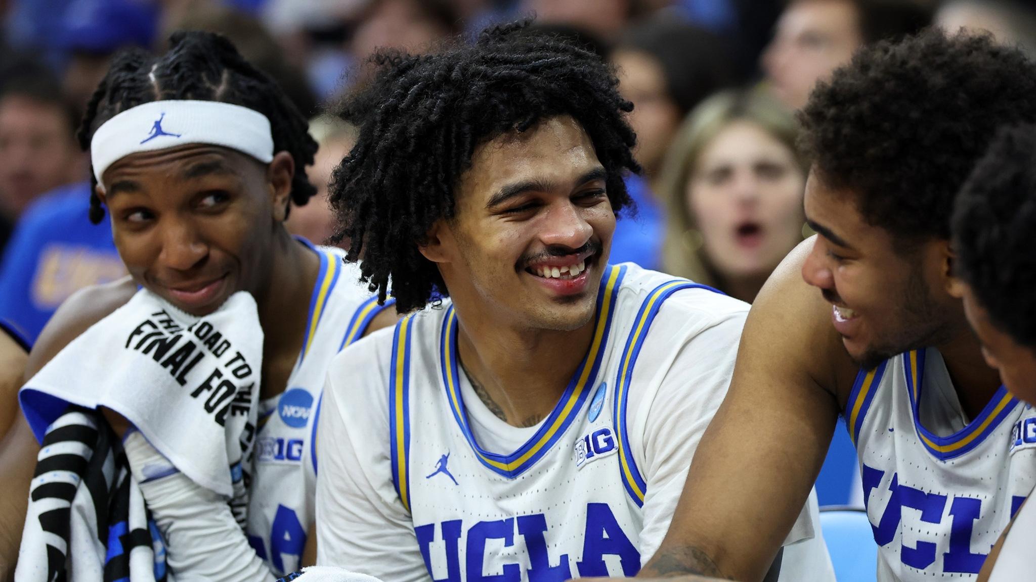 Skyy Clark chips a tooth